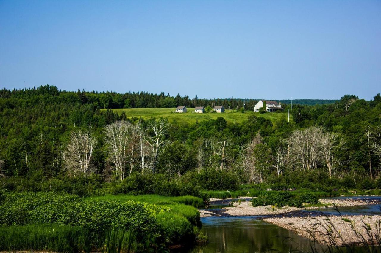 Chanterelle Inn & Cottages Baddeck Exterior photo