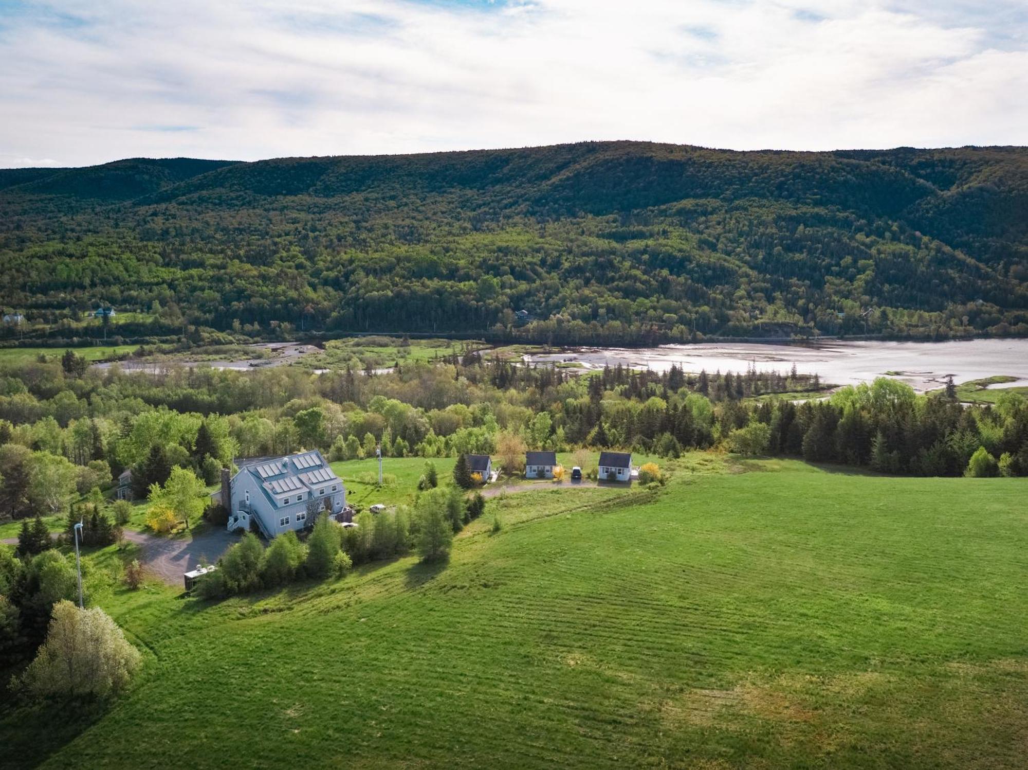 Chanterelle Inn & Cottages Baddeck Exterior photo